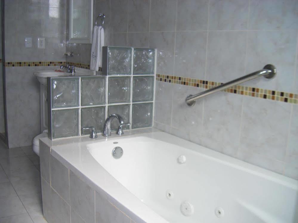 Hotel Porto Alegre Guadalajara Extérieur photo