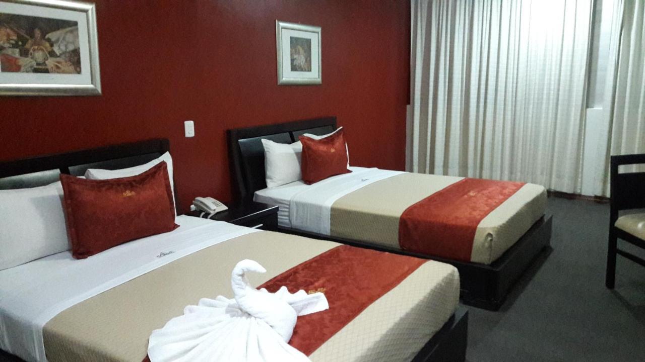 Hotel Porto Alegre Guadalajara Extérieur photo