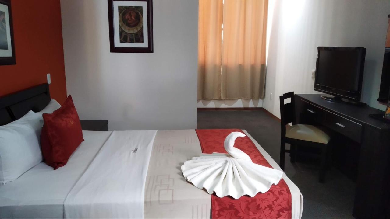 Hotel Porto Alegre Guadalajara Extérieur photo