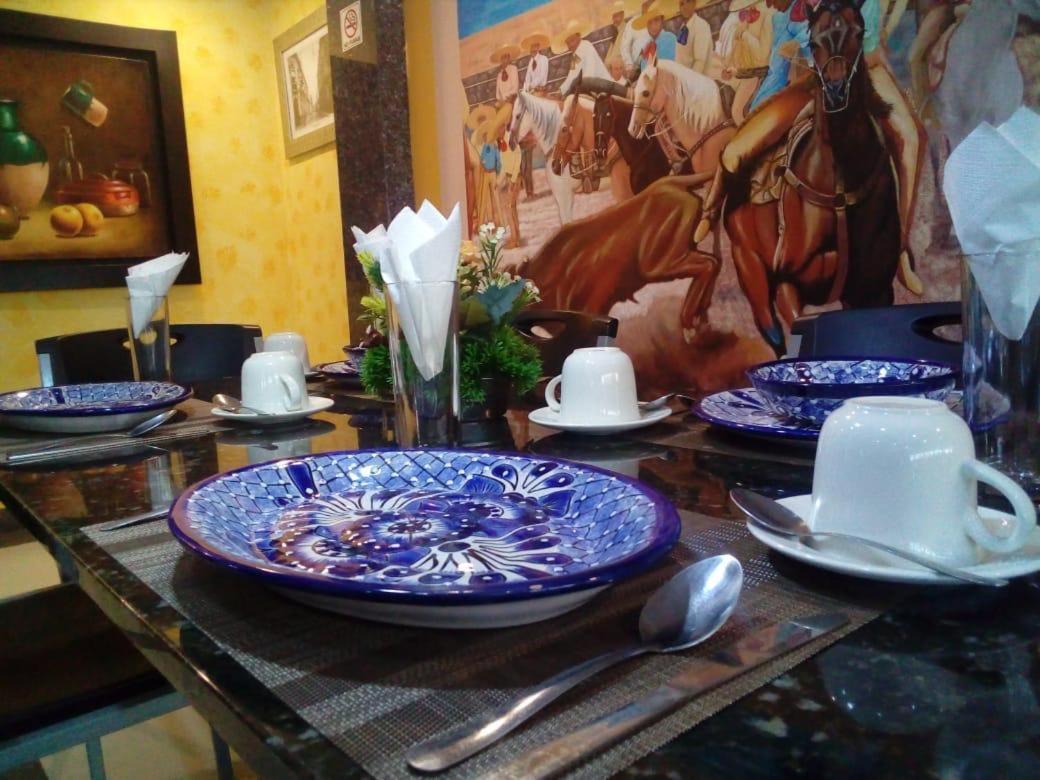 Hotel Porto Alegre Guadalajara Extérieur photo